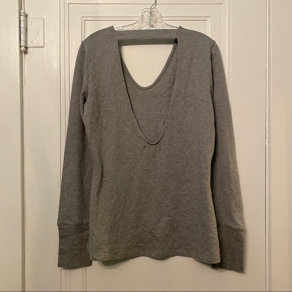 SATVA Gray Cutout Back Long Sleeve Yoga Top Size Large - Picture 9 of 9